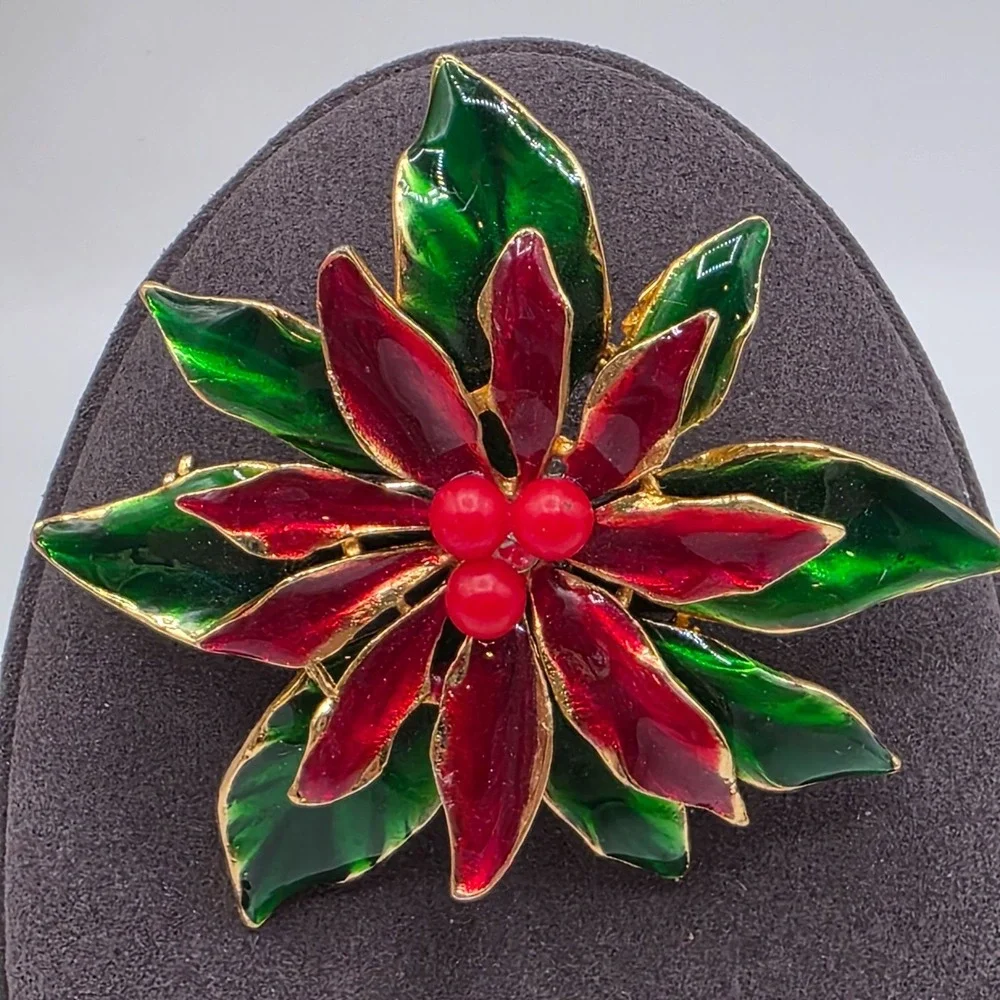 Vintage Enamel Poinsettia Christmas Brooch Red Green‎ Gold Tone Holiday Flower